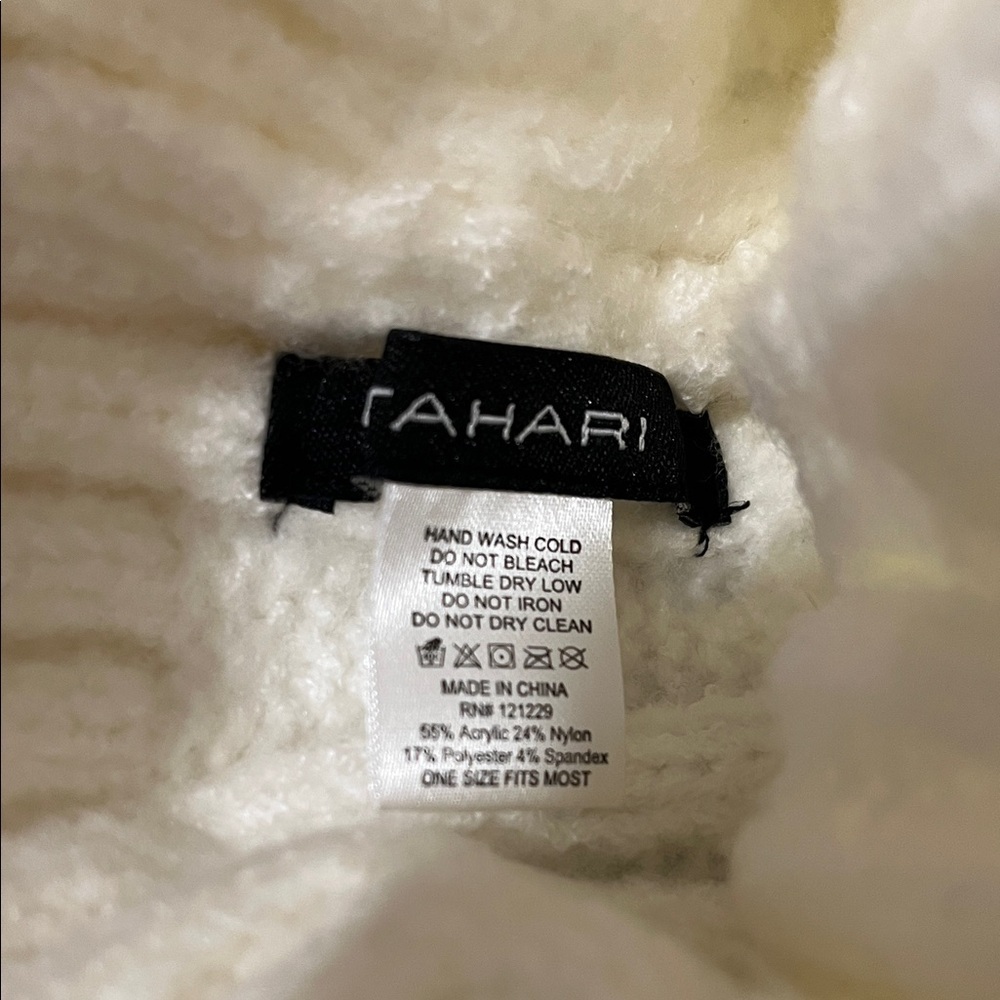 Tahari Cream Knit Winter Beanie with Faux Fur Pom-Pom - NWT - Picture 2 of 4